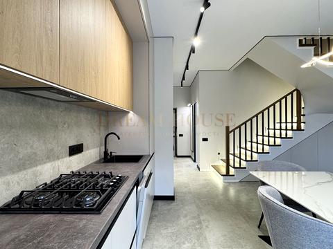 будинок за адресою Сім'ї Шкарівських вул.