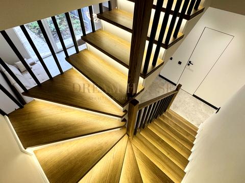 будинок за адресою Сім'ї Шкарівських вул.