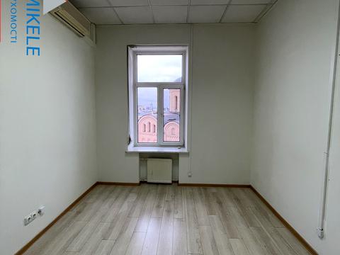 комерційна за адресою Фролівська вул., 1/6