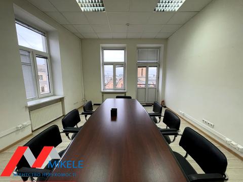 комерційна за адресою Фролівська вул., 1/6