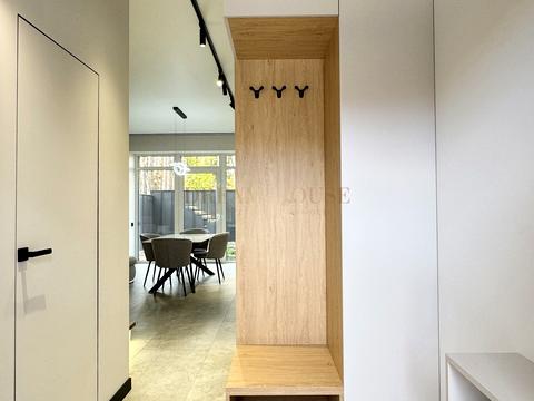 будинок за адресою Сім'ї Шкарівських вул.