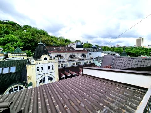 комерційна за адресою вул. Воздвиженська, 51 А