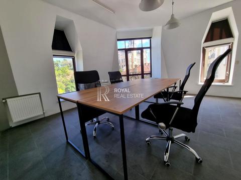 комерційна за адресою вул. Воздвиженська, 51 А