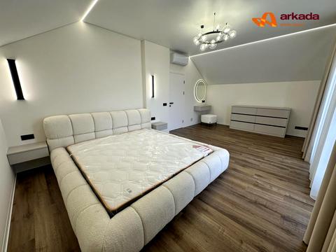 будинок за адресою Місячна вул.