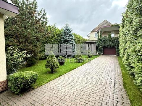 будинок за адресою Кар'єрна вул.