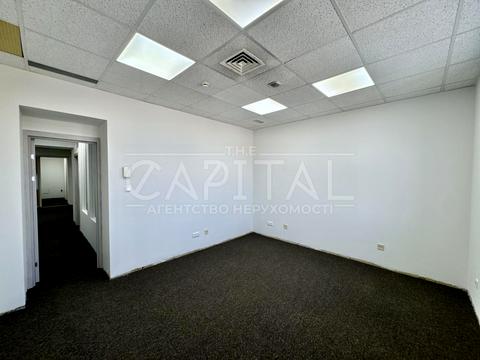 комерційна за адресою Шовковична вул., 42-44