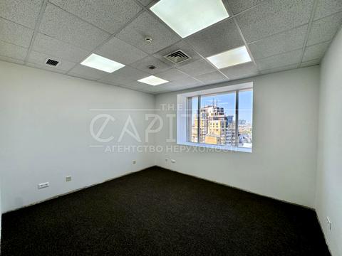 комерційна за адресою Шовковична вул., 42-44