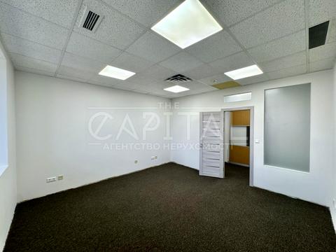 комерційна за адресою Шовковична вул., 42-44