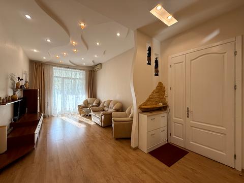 квартира по адресу Дмитрия Яворницкого просп. (Карла Маркса), 53-А