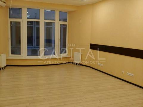 комерційна за адресою Кловський узвіз, 10