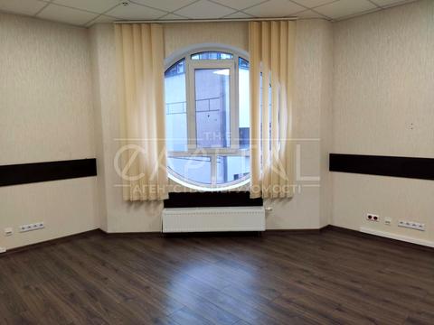 комерційна за адресою Кловський узвіз, 10