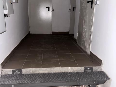 комерційна за адресою Всеволода Змієнка вул., 8/17