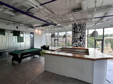 коммерческая по адресу Спортивная пл., 1