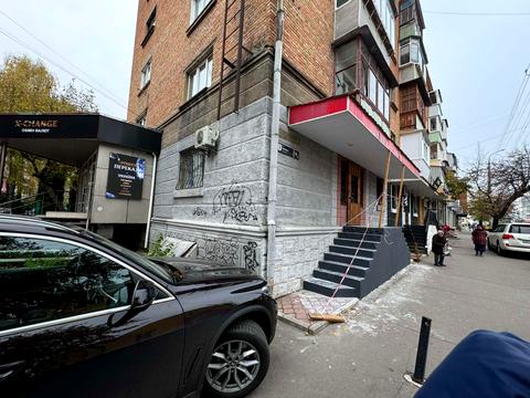 комерційна за адресою Соборна вул., 12/1