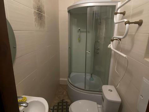 комерційна за адресою Гната Хоткевича вул. (Червоногвардійська), 8