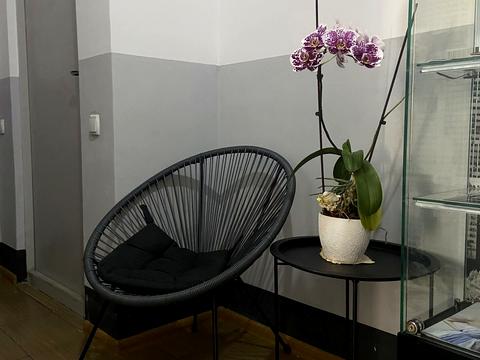 комерційна за адресою Гната Хоткевича вул. (Червоногвардійська), 8