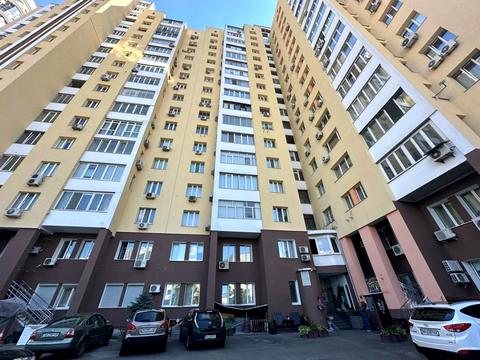 паркоместо по адресу Андрея Верхогляда ул. (Михайла Драгомирова), 4