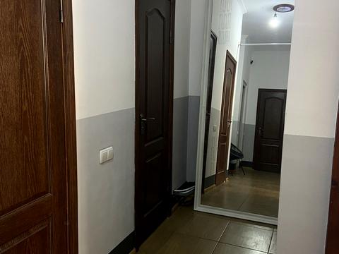 комерційна за адресою Гната Хоткевича вул. (Червоногвардійська), 8