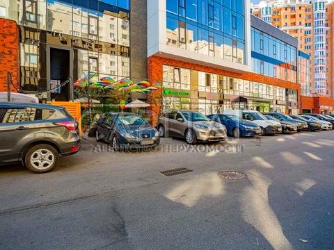 комерційна за адресою Левка Лук'яненка вул. (Маршала Тимошенка), 21