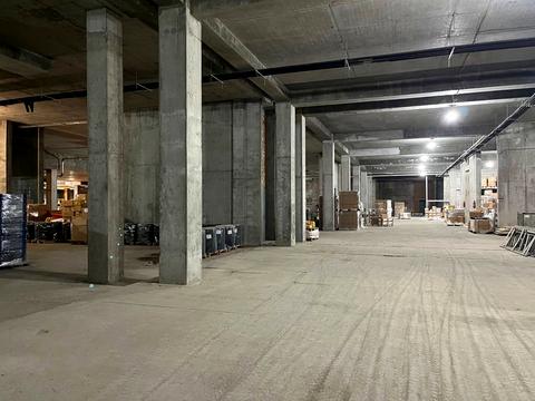 комерційна за адресою Паркова вул., 1