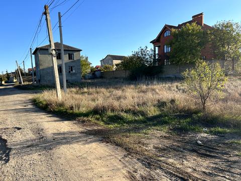 участок по адресу с. Молодежное,  ул., 1