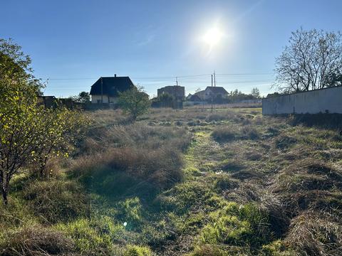 участок по адресу с. Молодежное,  ул., 1