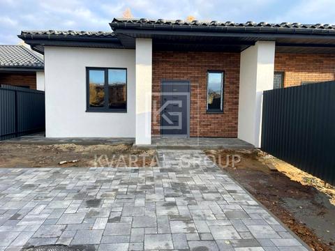 будинок за адресою Успішна, 1