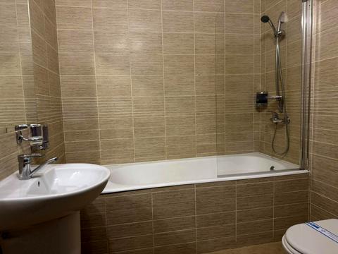 коммерческая по адресу Петра Сагайдачного ул., 1