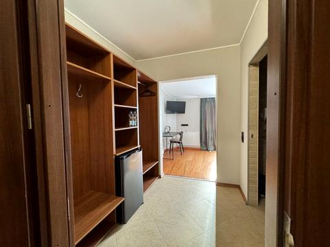 коммерческая по адресу Петра Сагайдачного ул., 1