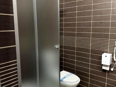 коммерческая по адресу Петра Сагайдачного ул., 1