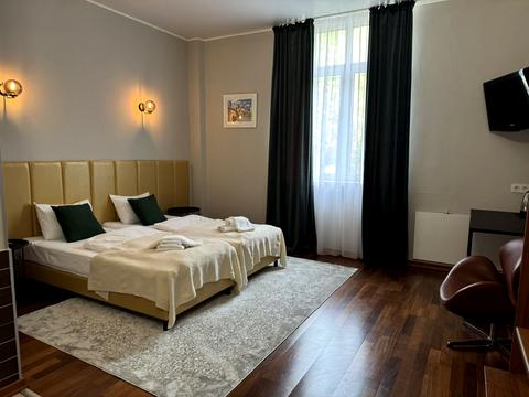 коммерческая по адресу Петра Сагайдачного ул., 1