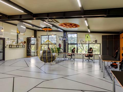 комерційна за адресою 192-га Садова вул., 999