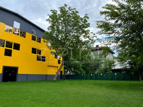 комерційна за адресою 192-га Садова вул., 999