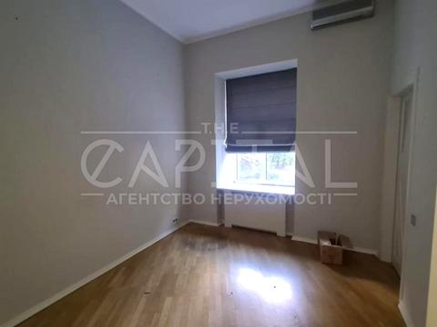 комерційна за адресою Шовковична вул., 30-А