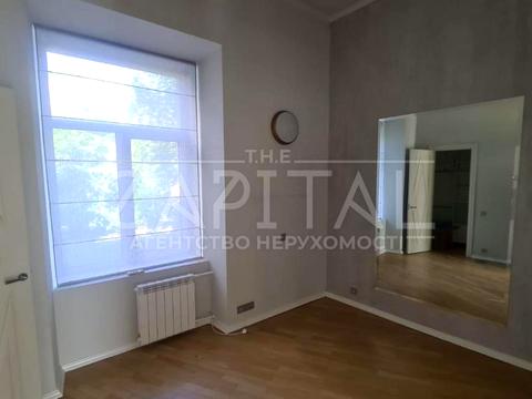 комерційна за адресою Шовковична вул., 30-А