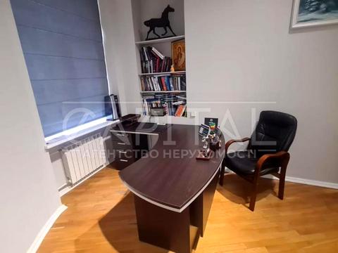 комерційна за адресою Шовковична вул., 30-А