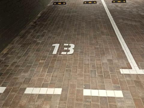 паркомісце за адресою Березняківська вул., 29