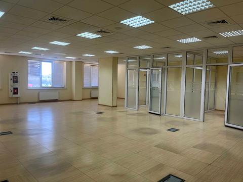 комерційна за адресою Паркова вул., 1