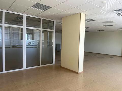 комерційна за адресою Паркова вул., 1