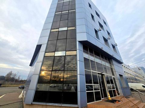 комерційна за адресою Паркова вул., 1