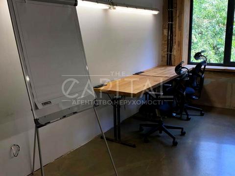 коммерческая по адресу Михаила Грушевского ул., 3