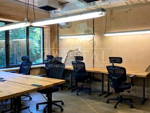 коммерческая по адресу Михаила Грушевского ул., 3