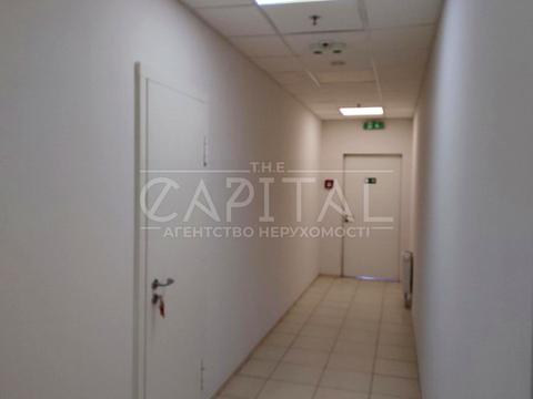 коммерческая по адресу Вацлава Гавела бульв. (Івана Лепсе), 999