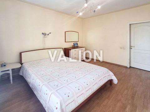 квартира за адресою Академіка Булаховського вул., 5-Б