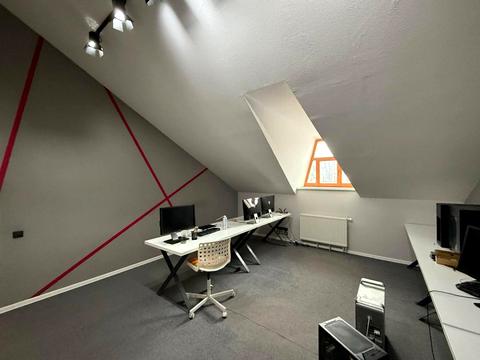 комерційна за адресою Воздвиженська вул., 22