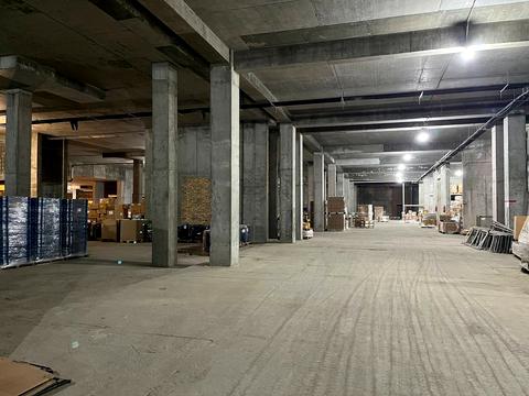 комерційна за адресою Паркова вул., 1