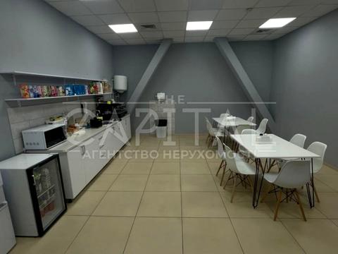 комерційна за адресою Кирилівська вул. (Фрунзе), 39