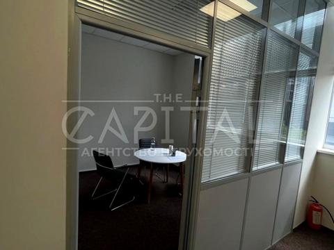 комерційна за адресою Кирилівська вул. (Фрунзе), 39