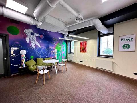 комерційна за адресою Кирилівська вул. (Фрунзе), 15/1