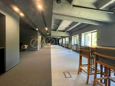 комерційна за адресою Кирилівська вул. (Фрунзе), 102